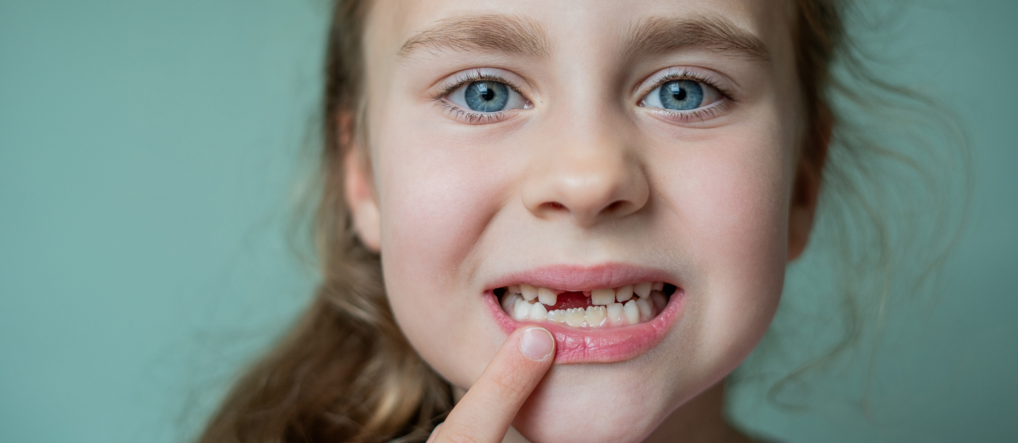 Что делать, если ребёнок выбил зуб